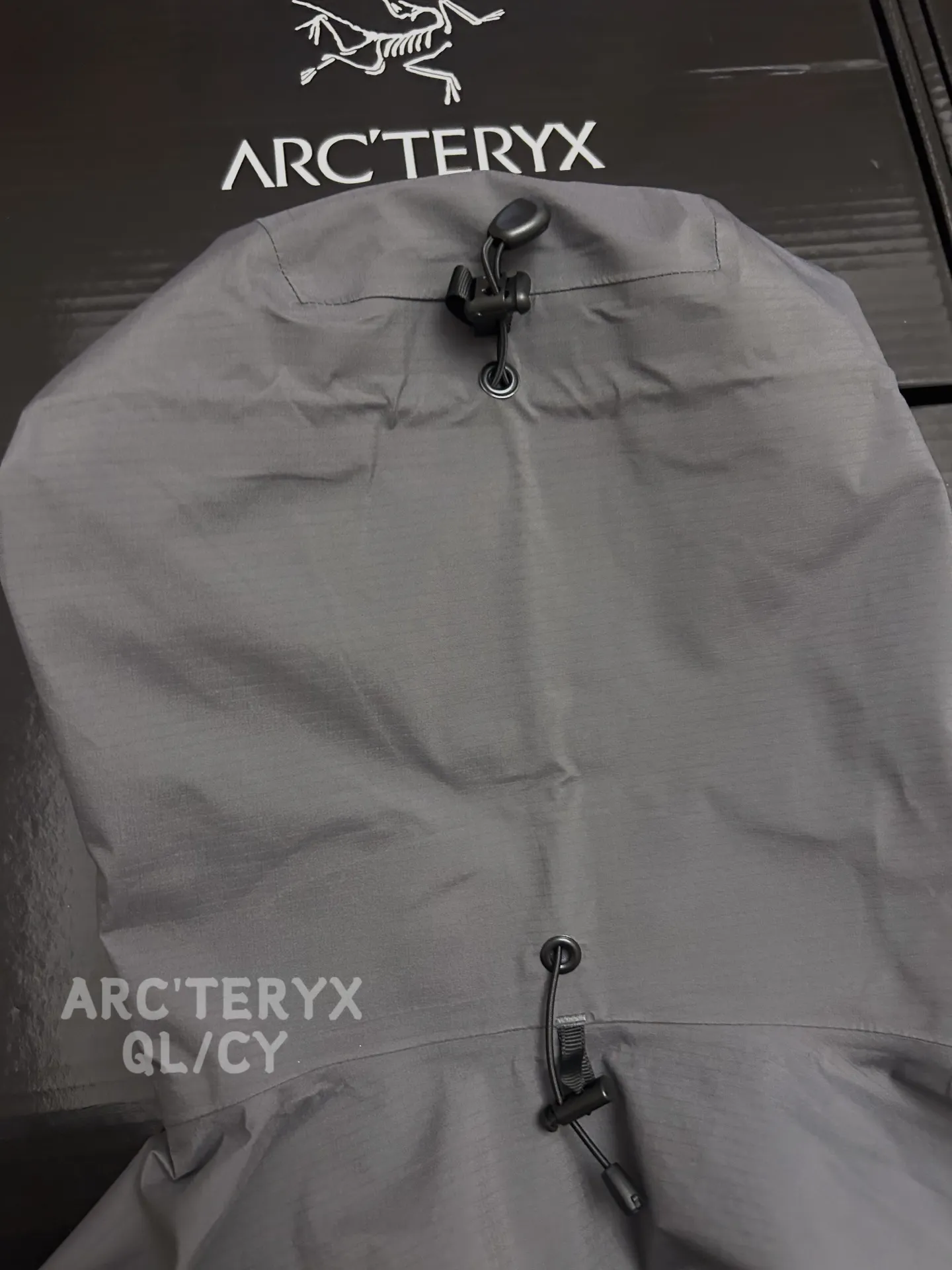 D 15 Alpha Lt • ： GORE-TEX Breathable ， + ， • Classic ： ， + ， • ：Black（Versatile ）、 Gray（ ）、 （ ）、 （ ） • ：ARC'TERYX ， ， ， / / ！ GORE-TEX 、 、 ， Black/ / / ， In Stock，Quality ， 💯